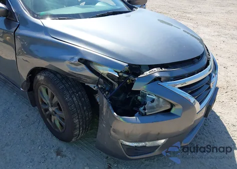 2015 Nissan Altima 2.5 S из США, поврежденный, VIN 1N4AL3AP8FC227765